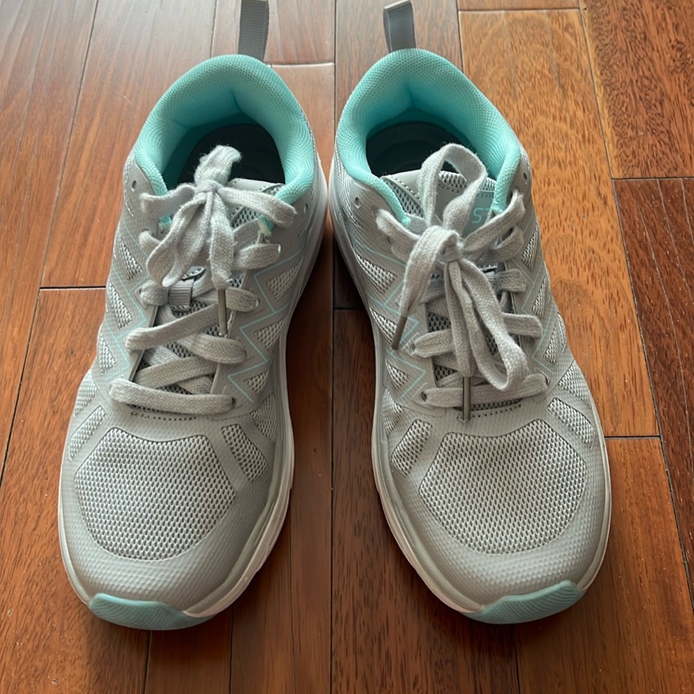STQ Cushioned Running Shoes